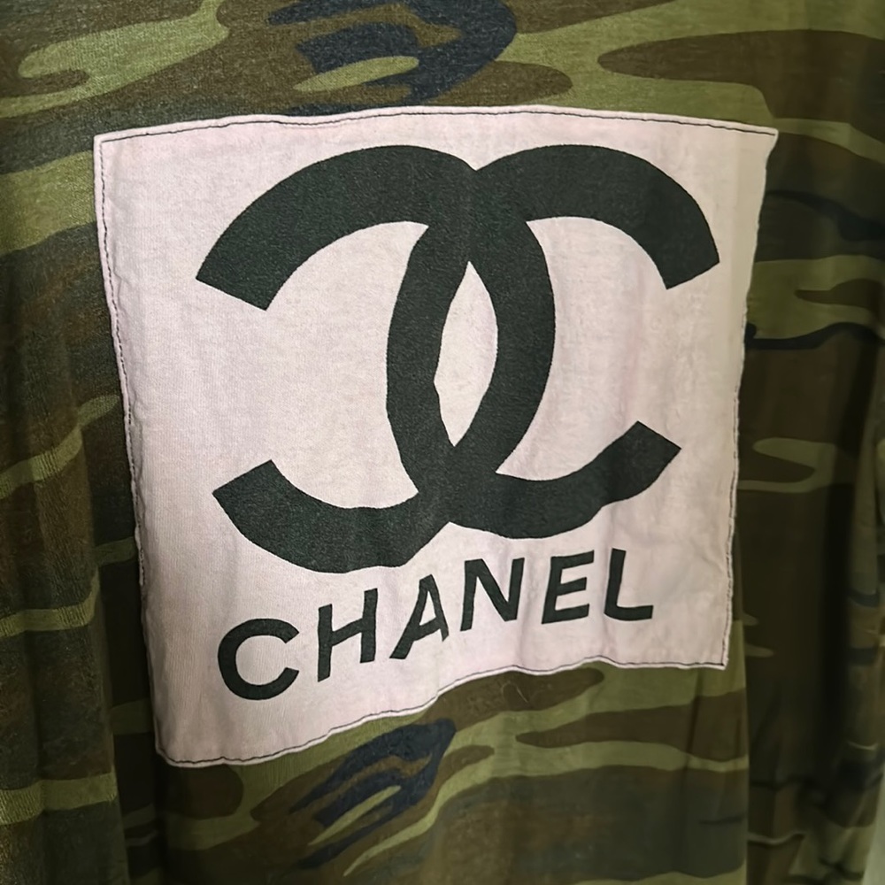 Chanel patch camo T-shirt